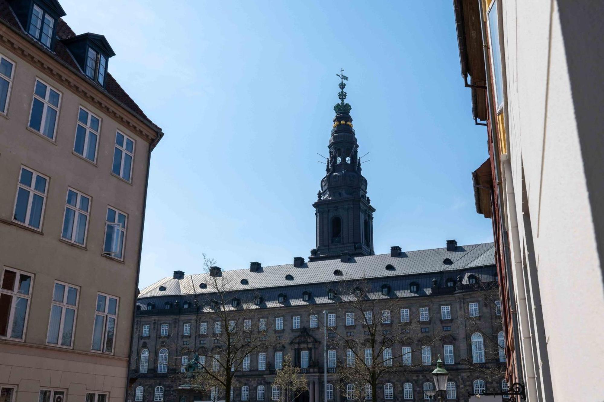 Large Apartment With Canal View In Central Cph City Копенхаген Екстериор снимка
