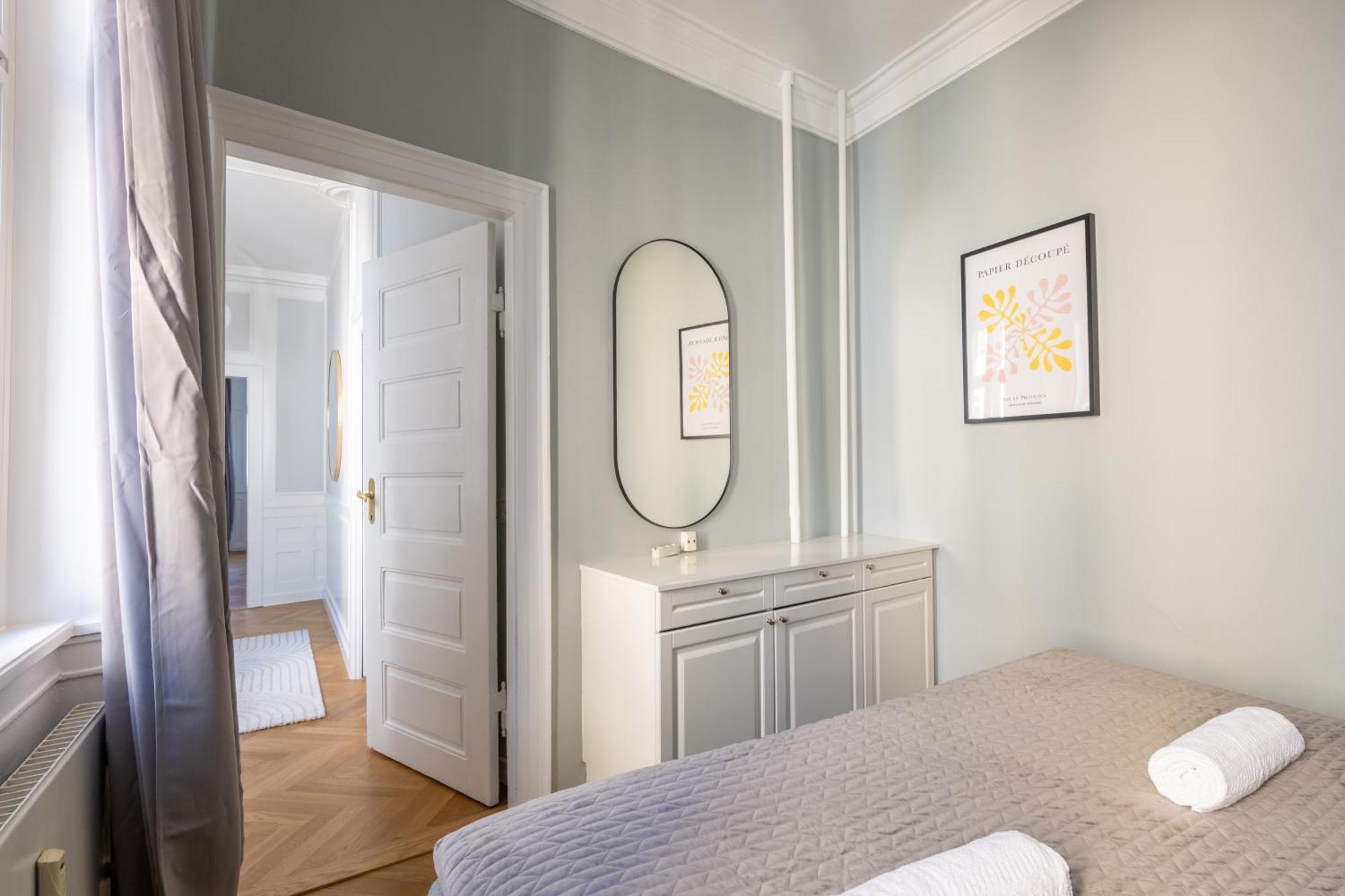 Large Apartment With Canal View In Central Cph City Копенхаген Екстериор снимка