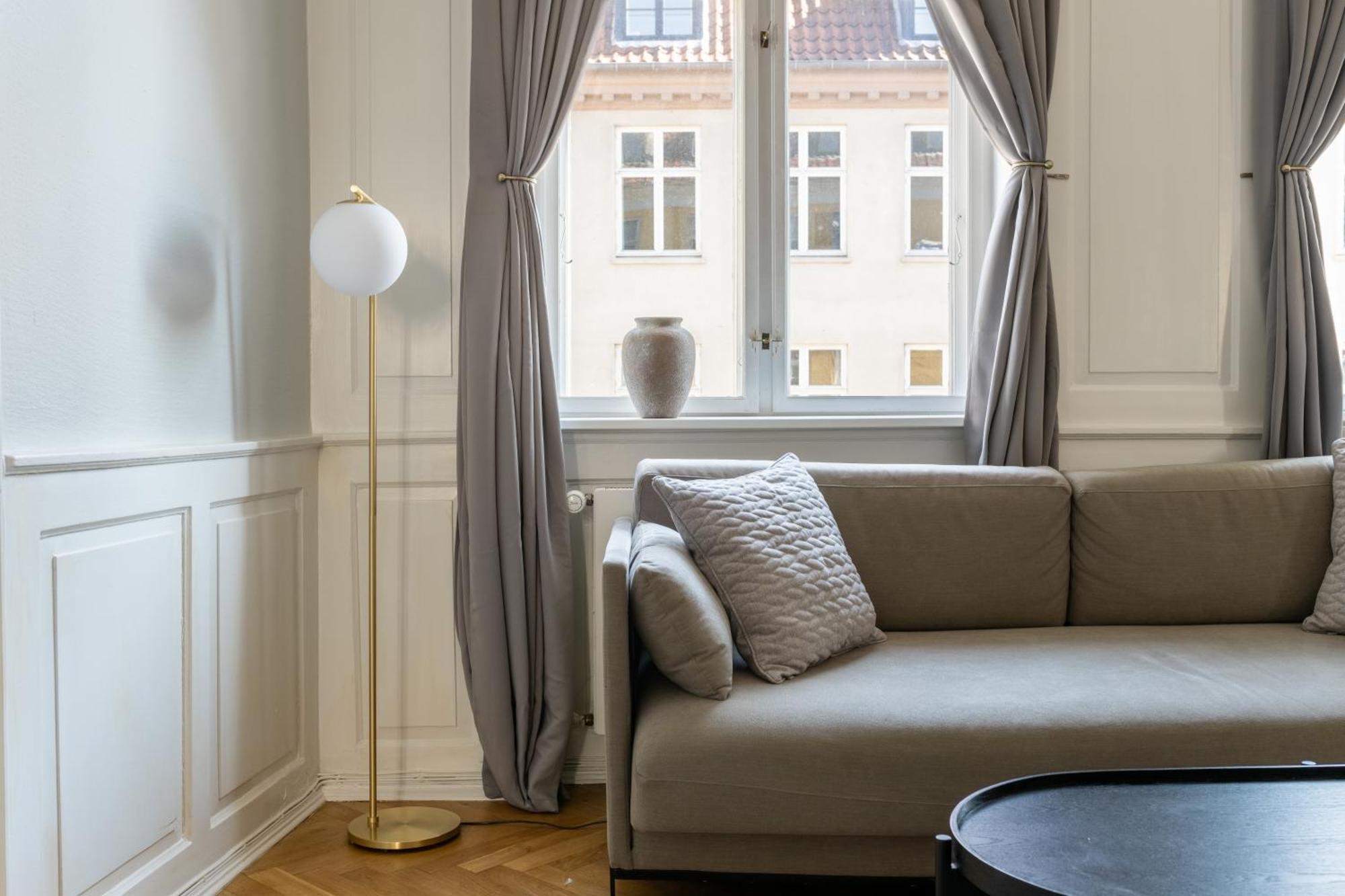 Large Apartment With Canal View In Central Cph City Копенхаген Екстериор снимка